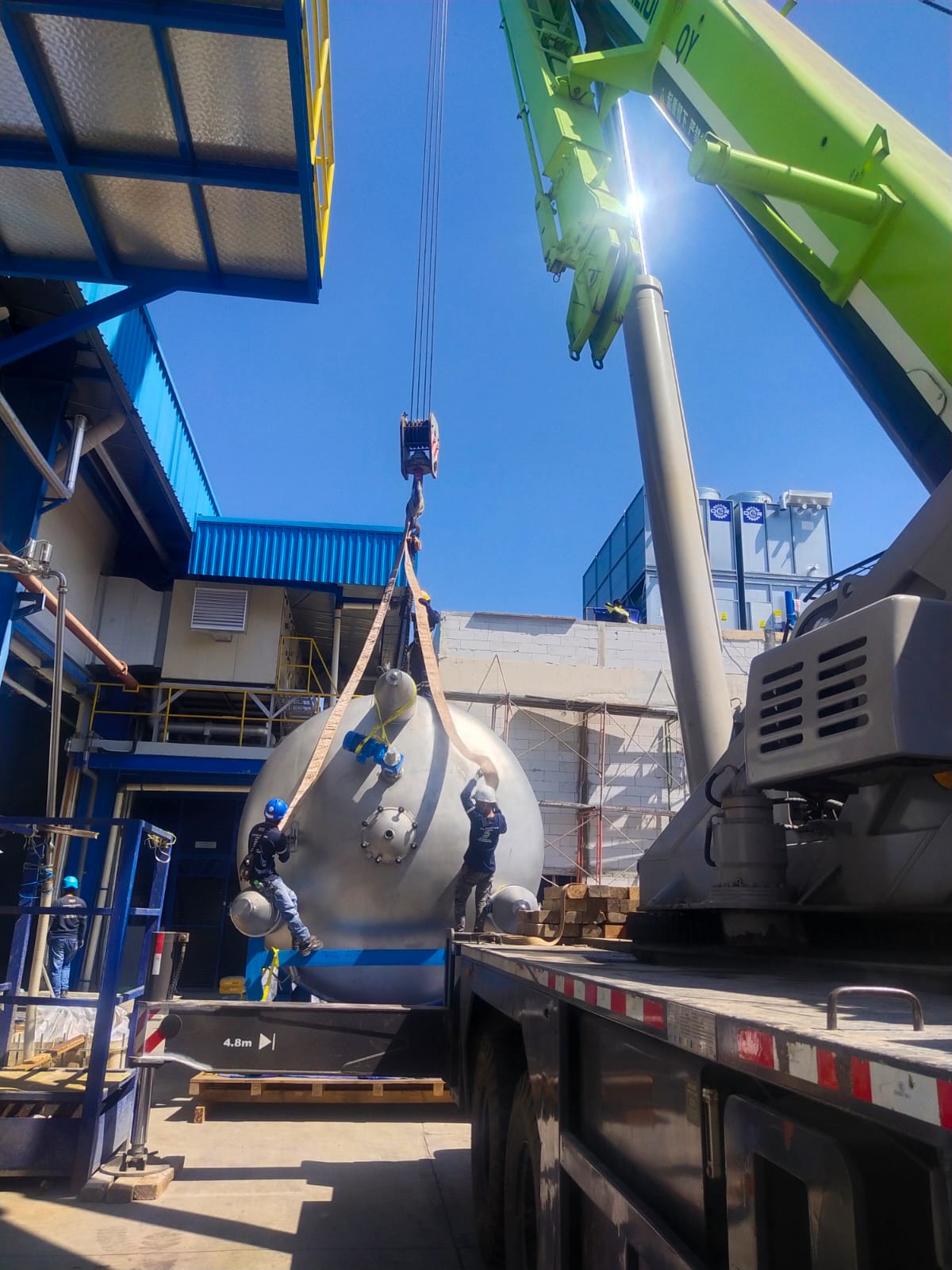 Dokumentasi unit crane pada situs Cipta Unggul Samudra